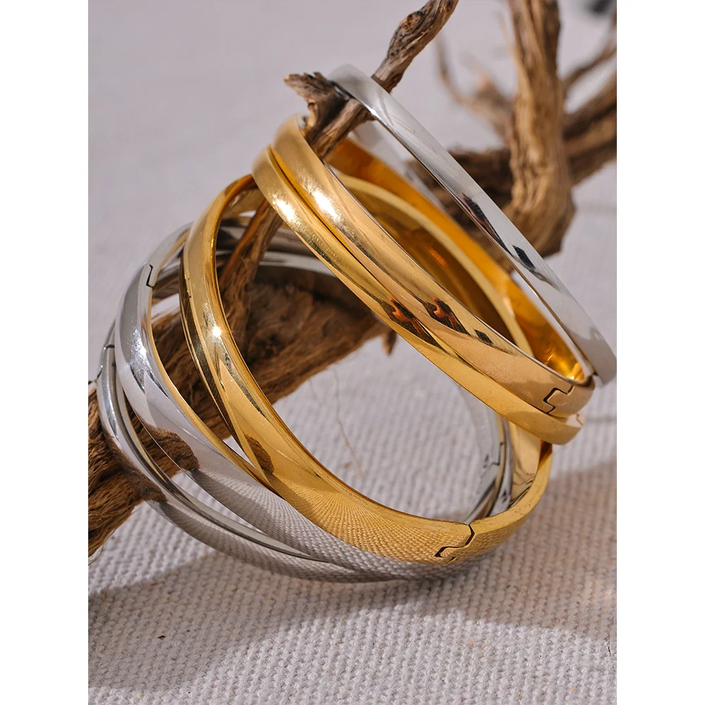 Smooth Bangle